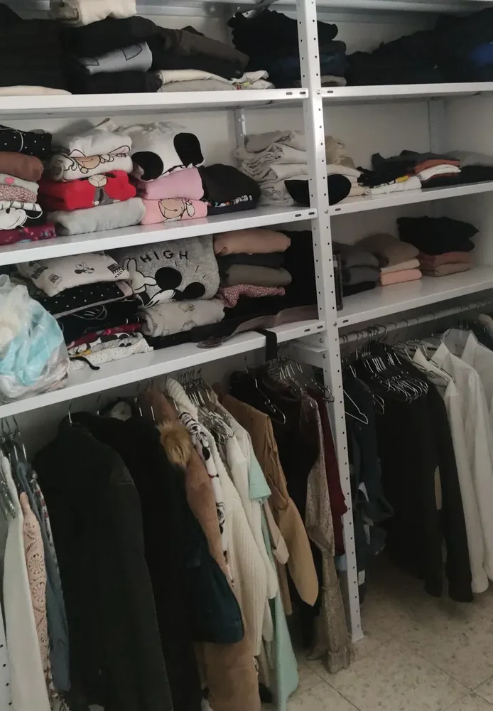 מדפים לחנויות: שילוב מנצח של אסתטיקה, סדר ועוצמה לוגיסטית